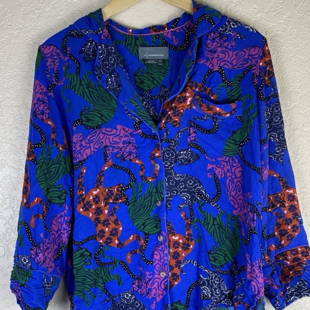 Vibrant Anthropologie Animal Print Button-Up Top XS